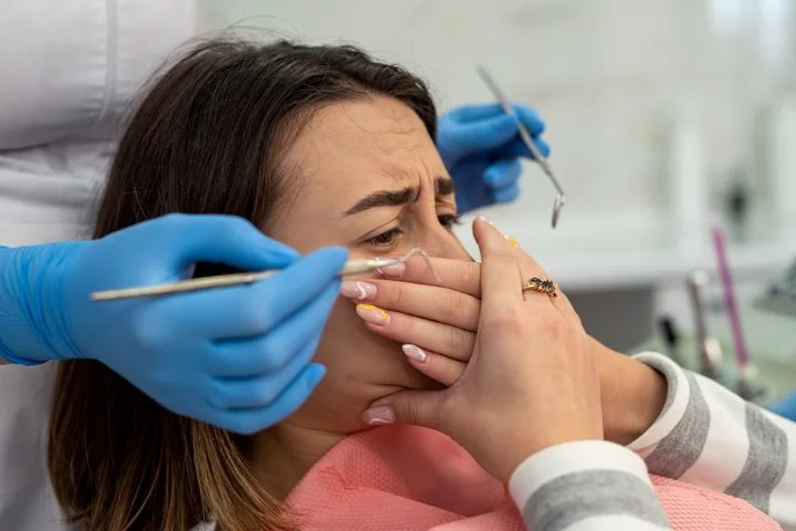Helpful Ways to Deal with Dental Anxiety 3 Dental Clinic Dubai 1